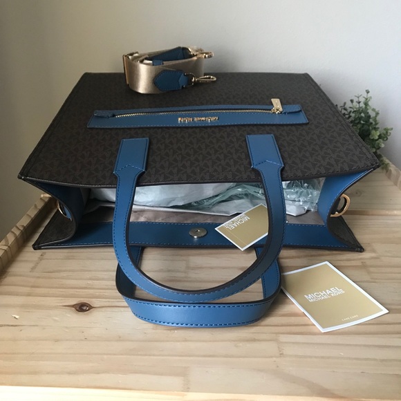 🌼Michael Kors Purse - Picture 4 of 14